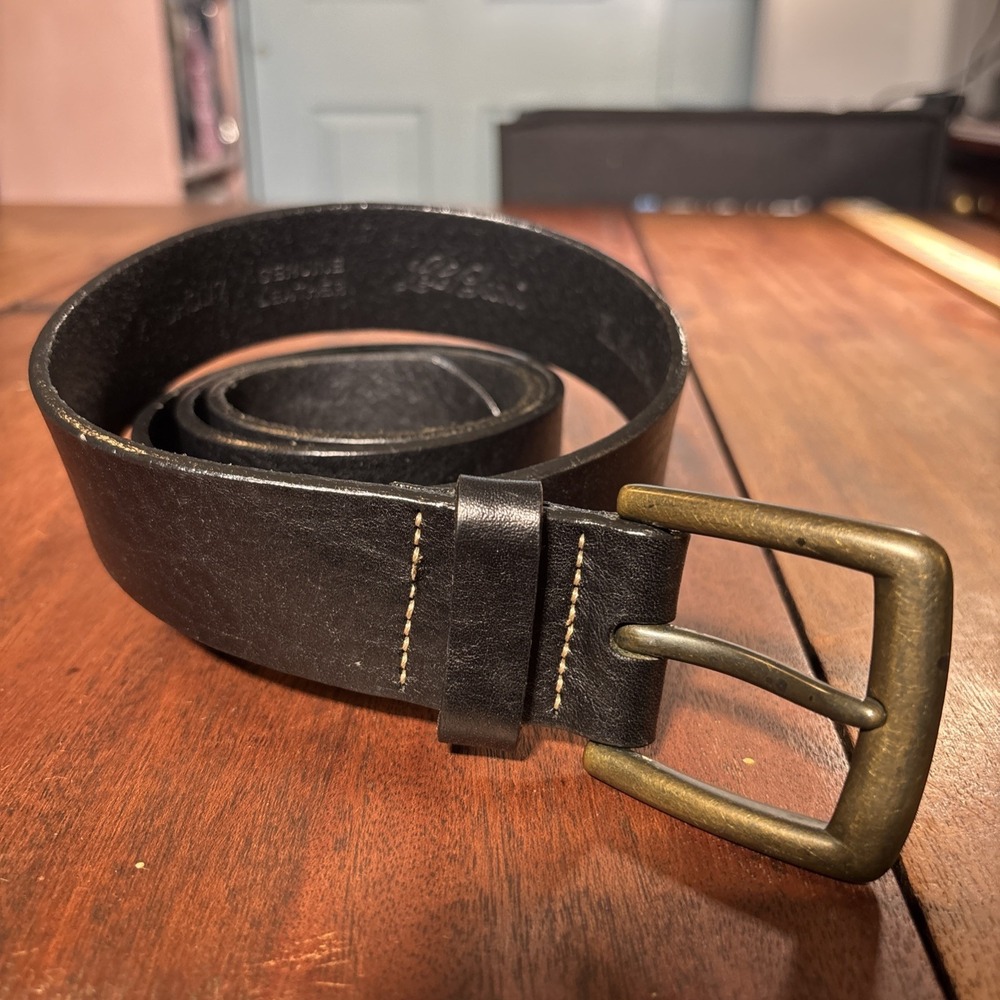 LL Bean Men's Leather XL Dark Brown Belt With Brass Buckle.